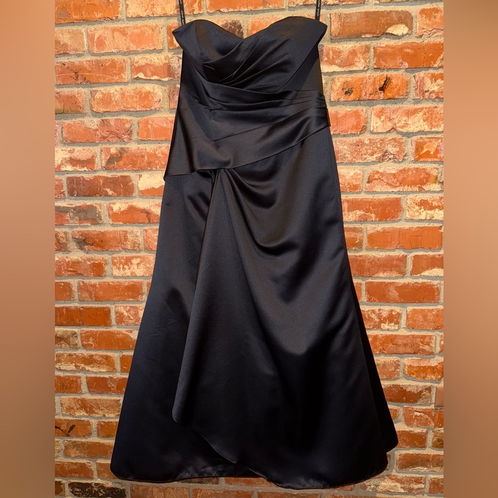 Strapless Black Long Formal Gown Size 12 in Black
Wedding Guest, Black Tie, Prom